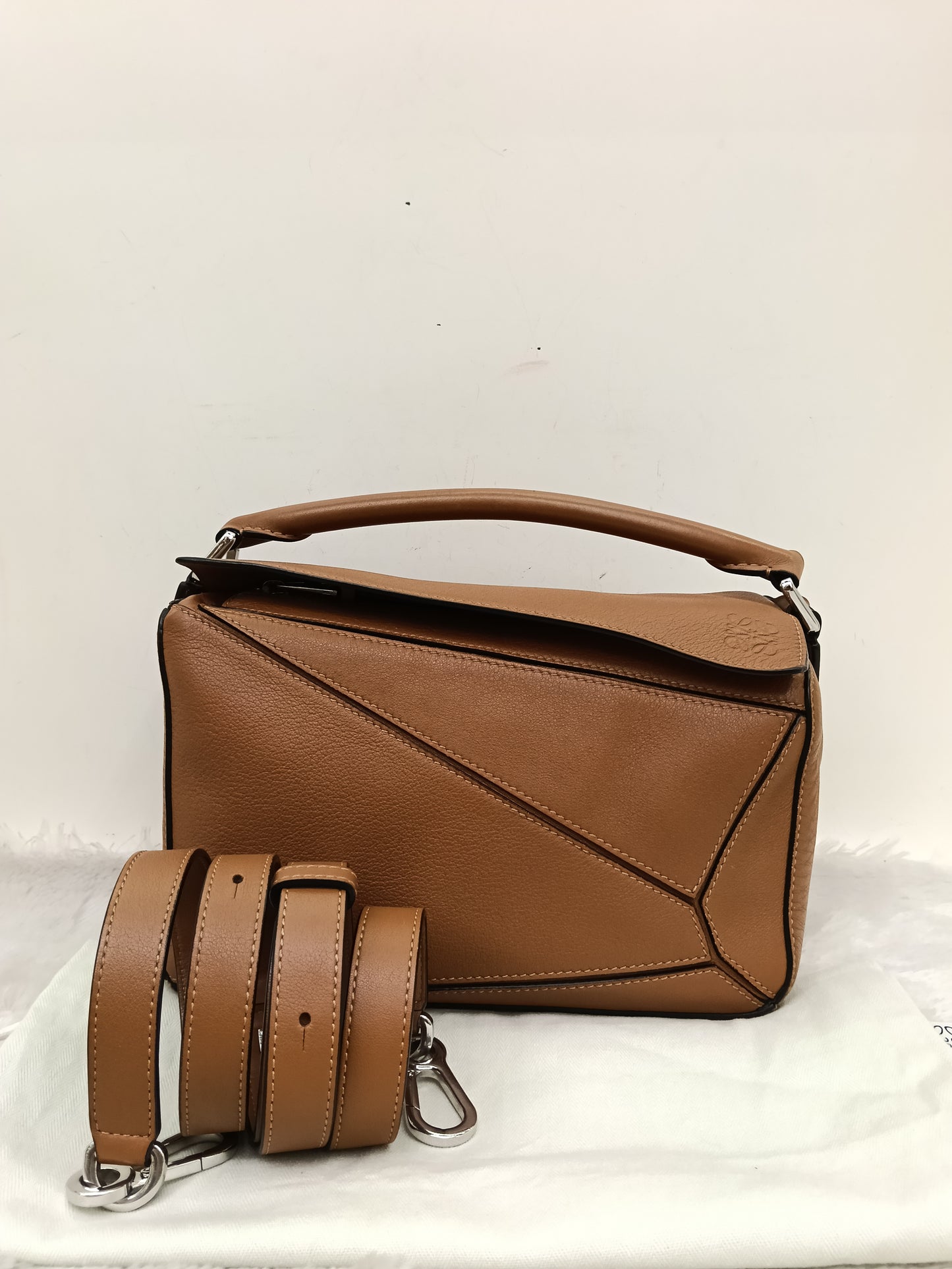 Loewe Puzzle Calfskin Small Tan SHW 2022