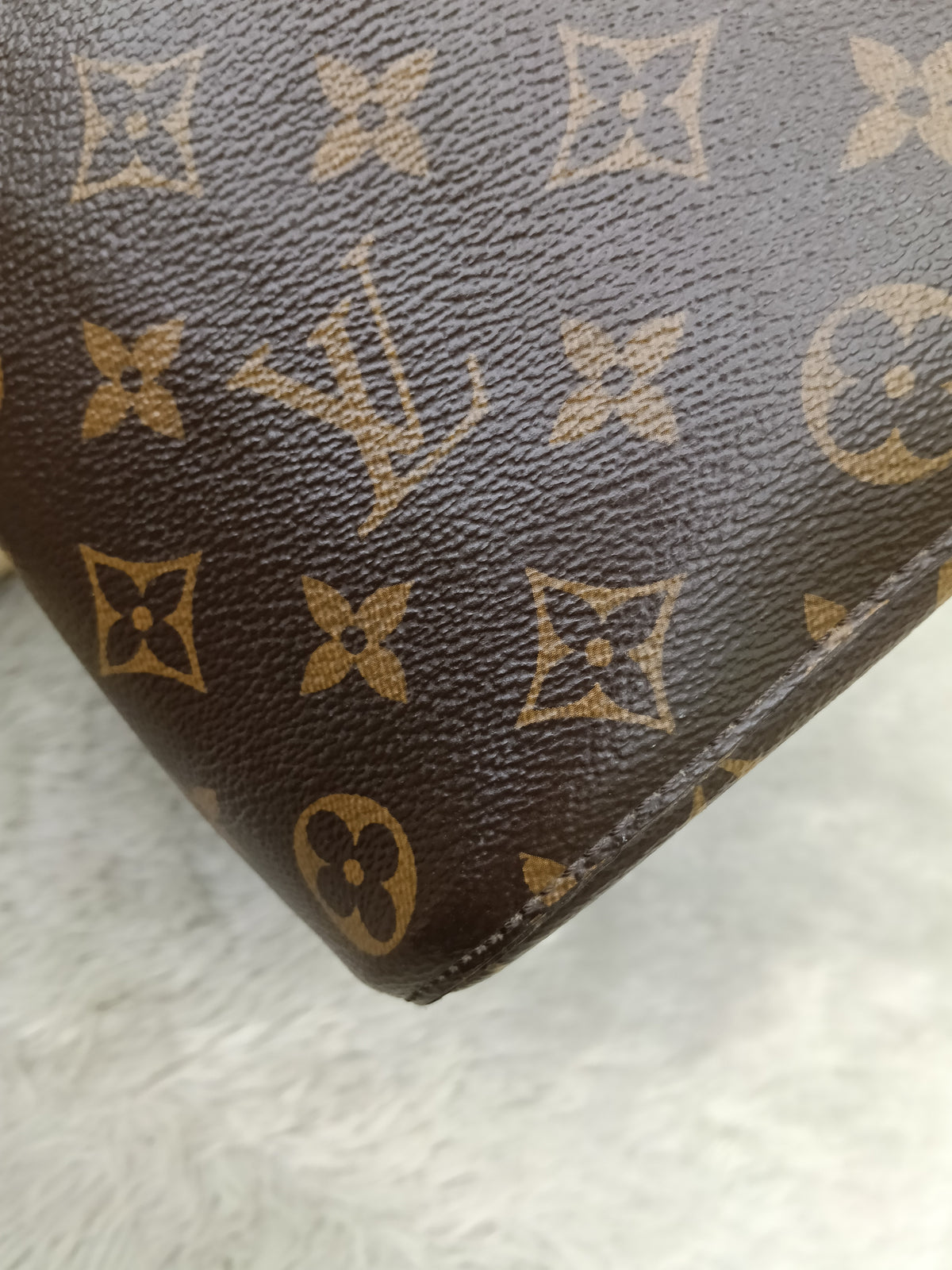 LV Neo Noe MM Monogram Noir 2020