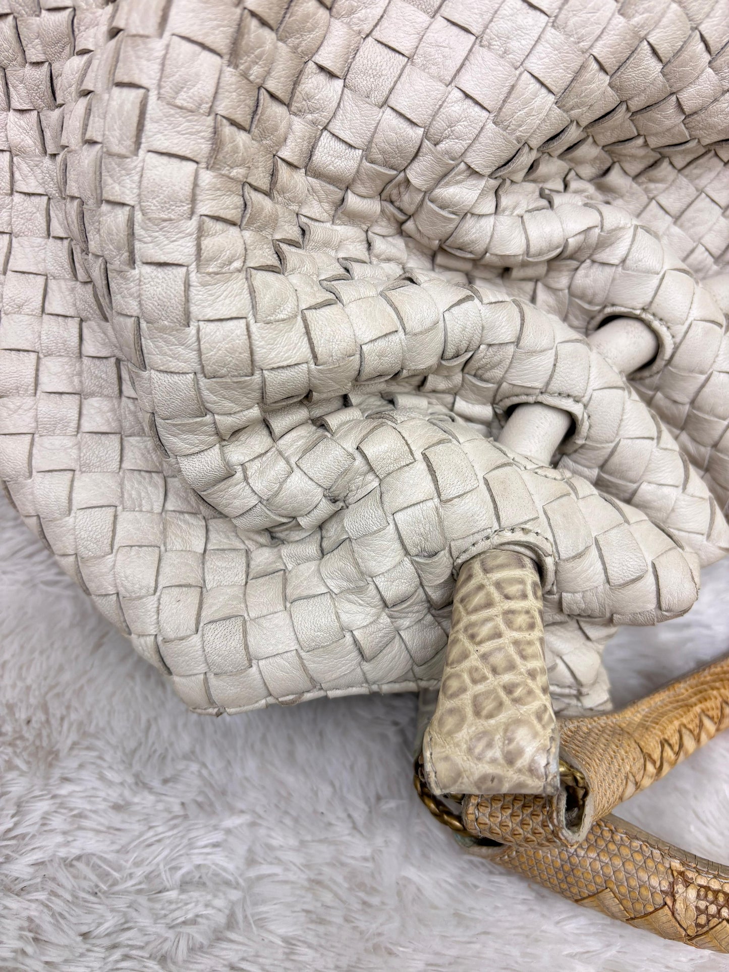 Bottega Veneta Oversized Hobo Lizard and Crocodile Trim Blanco RGHW 2008