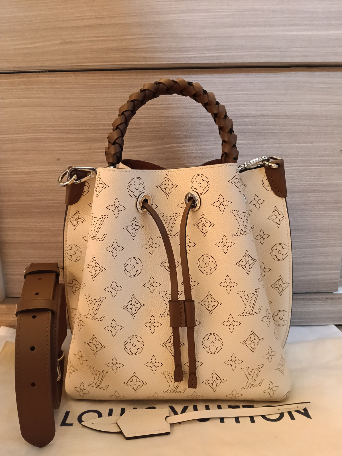 LV Muria Mahina Perforated Creme Braided Handle (CHIP)