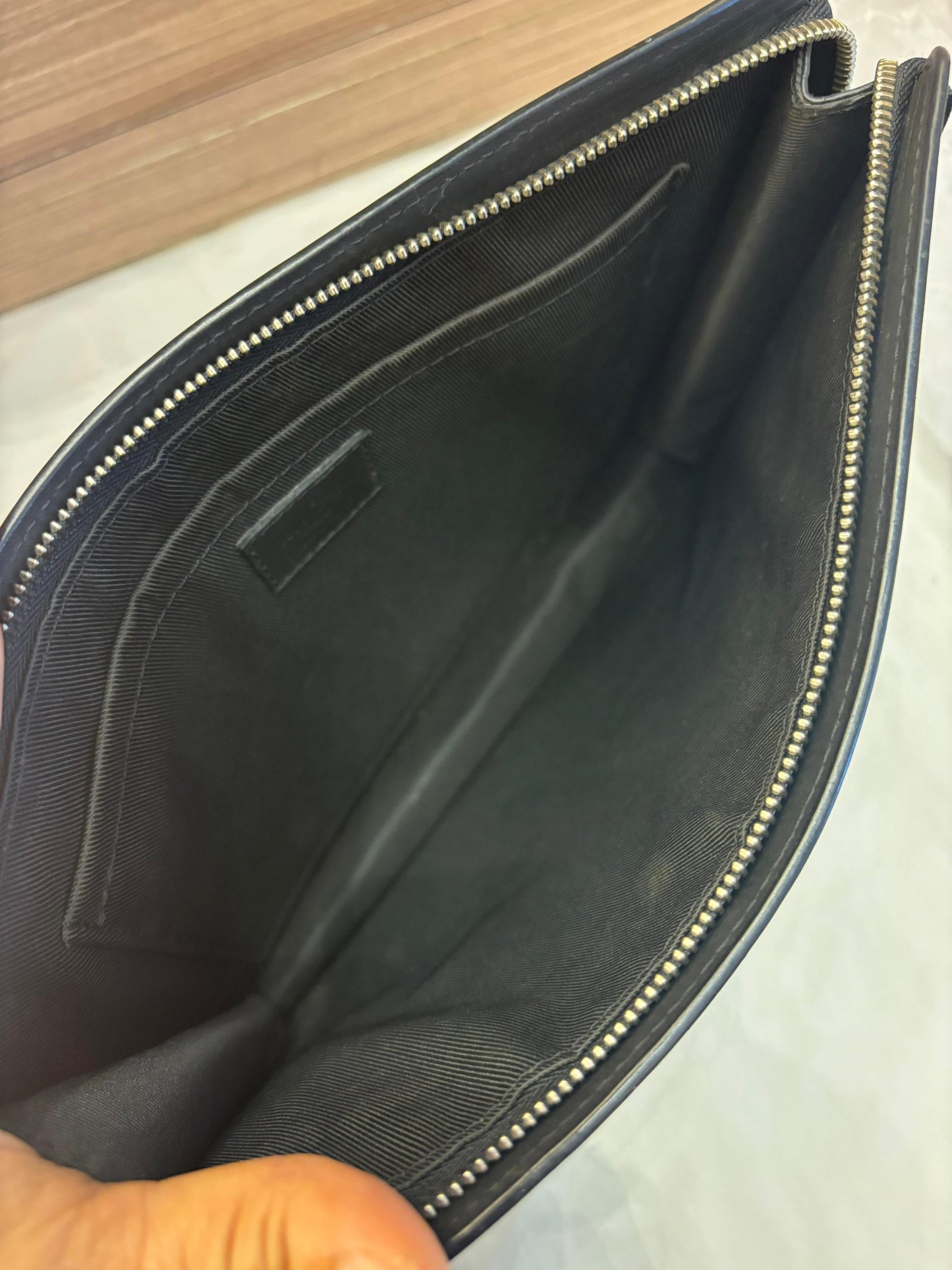 LV Standing Pouch Infini Damier Noir (CHIP)