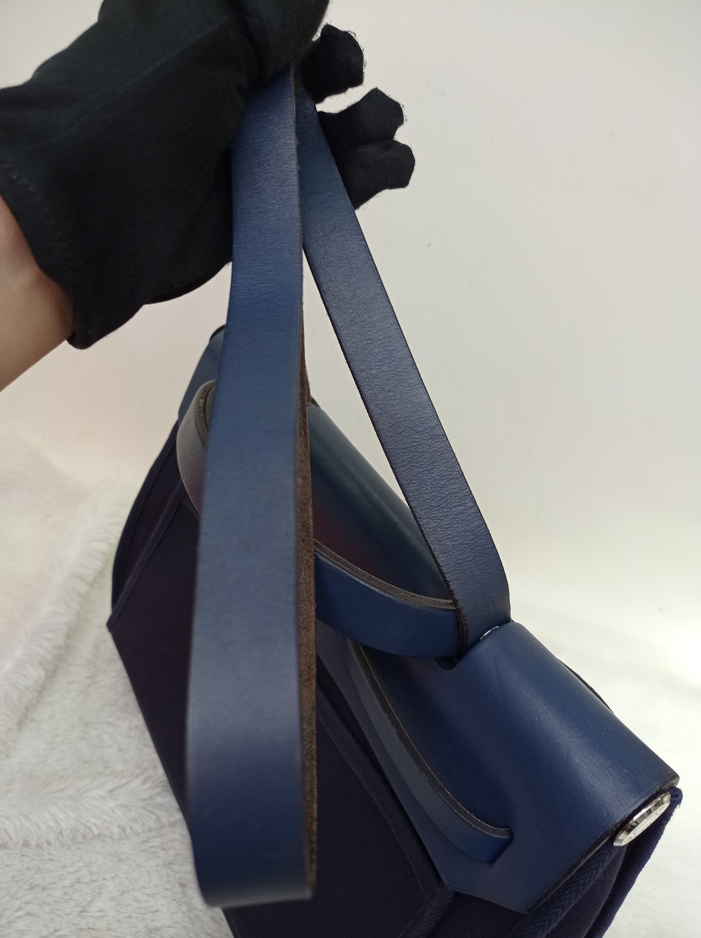HB31 Canvas Navy PHW #F square