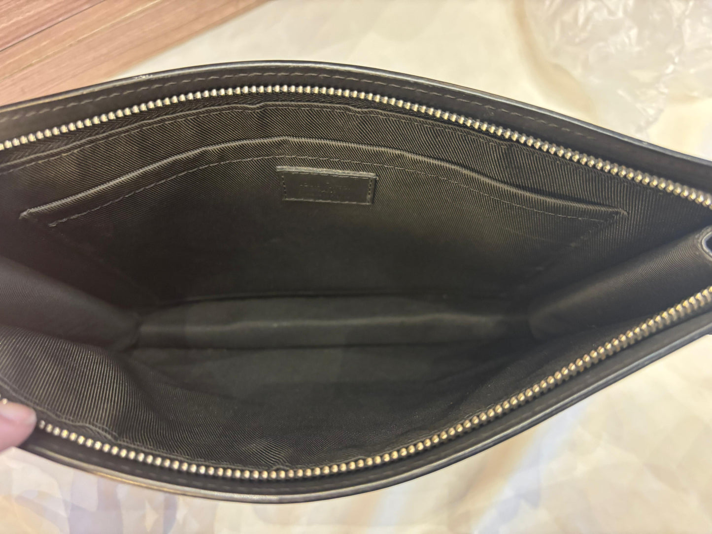LV Standing Pouch Infini Damier Noir (CHIP)