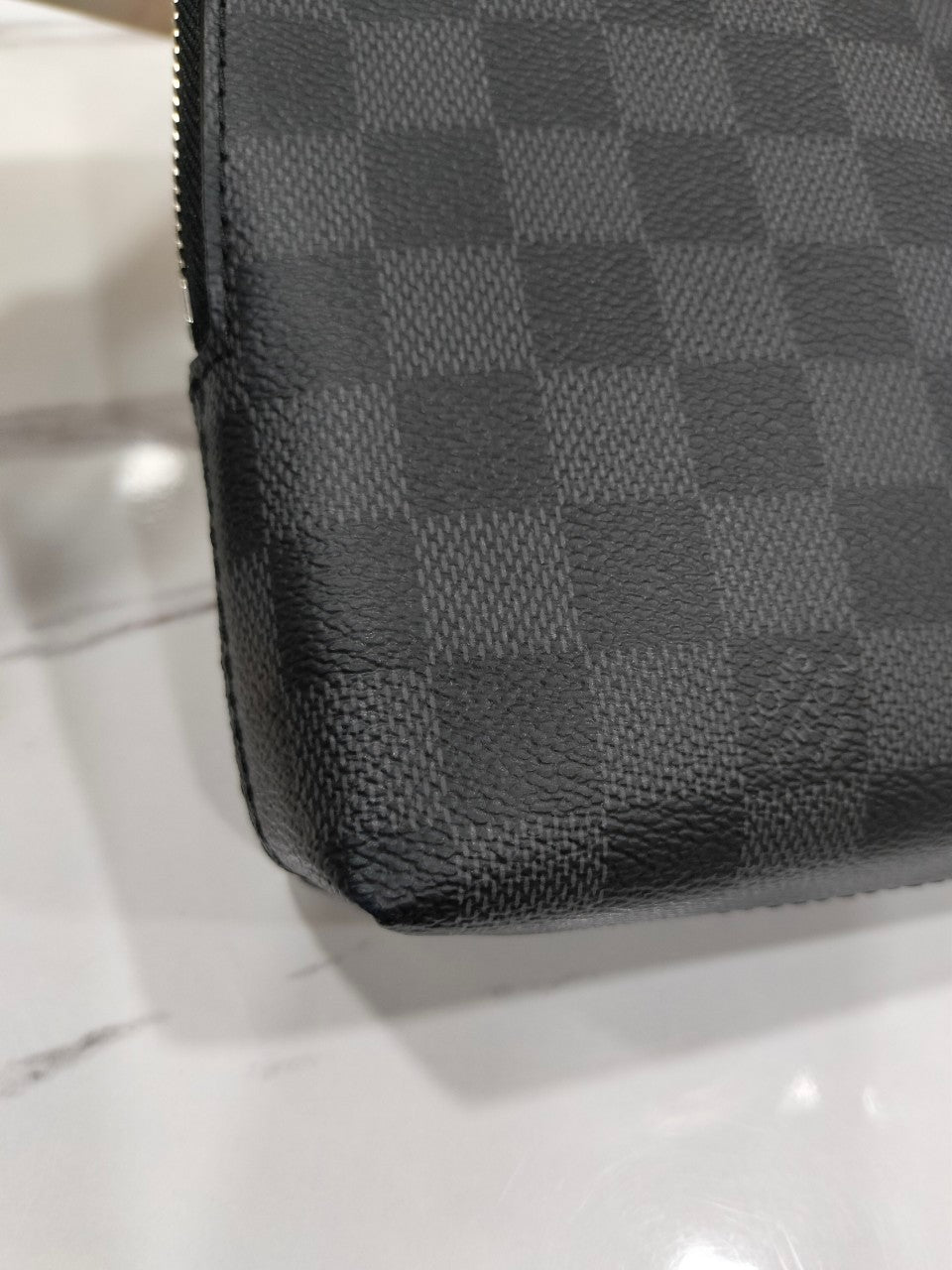 LV Zip Pouch Graphite 2020