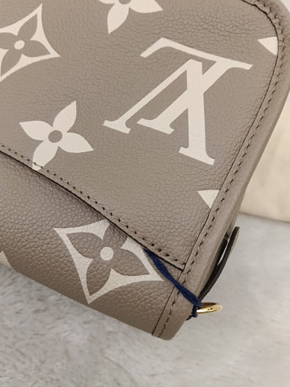 LV Diane PM ST NM Monogram Empreinte Giant Tourterelle Creme 2025 (CHIP)
