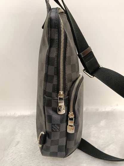 LV Avenue Sling Graphite 2020