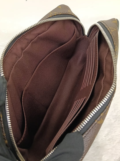 LV Kasai Clutch Monogram Macassar 2017