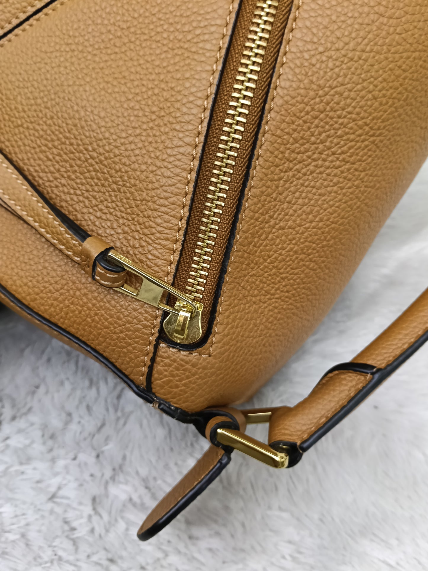 Loewe Puzzle Small Grained Caramel GHW 2023