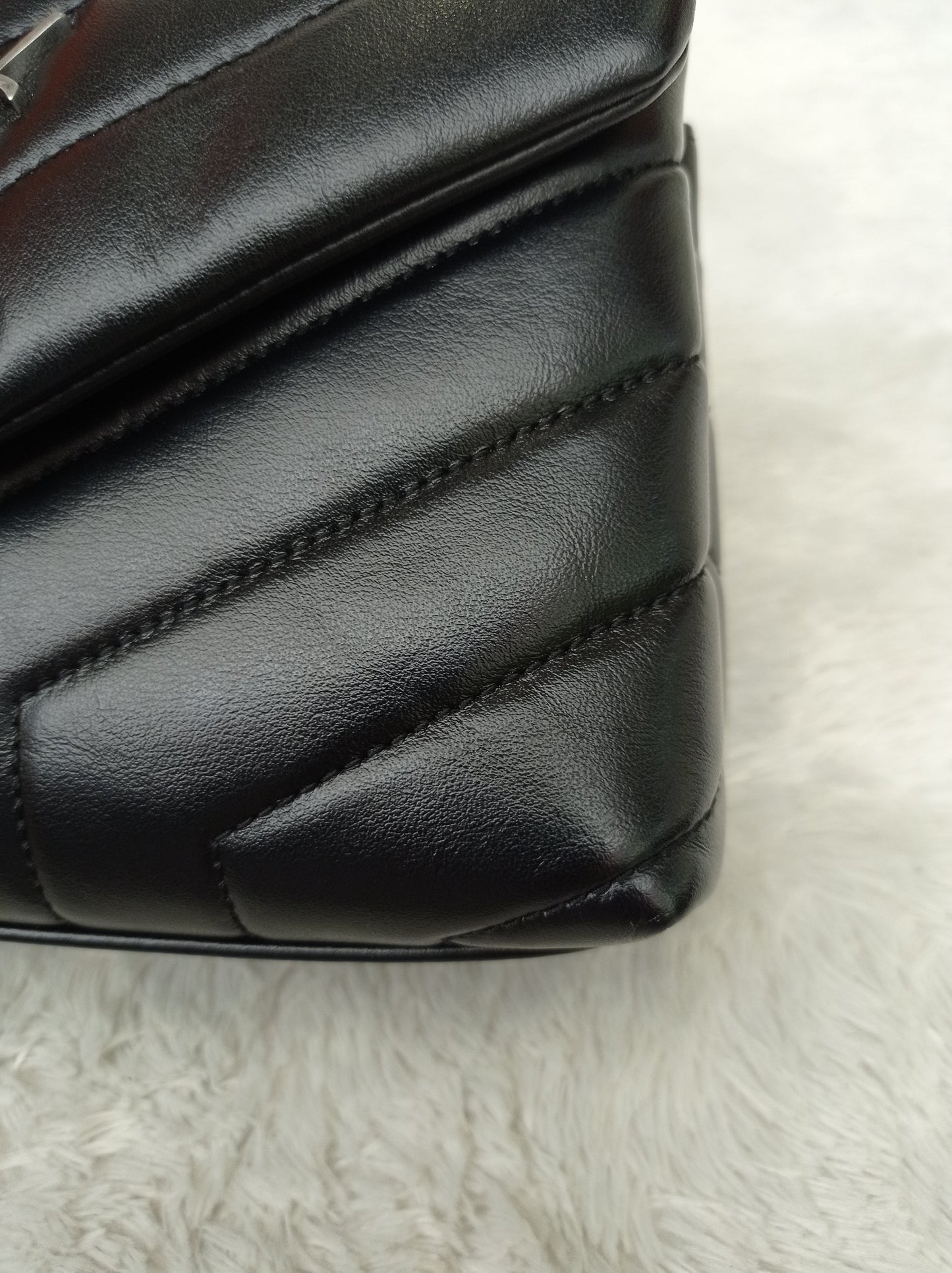 YsL Lou Lou Toy Lamb Black SHW 2018