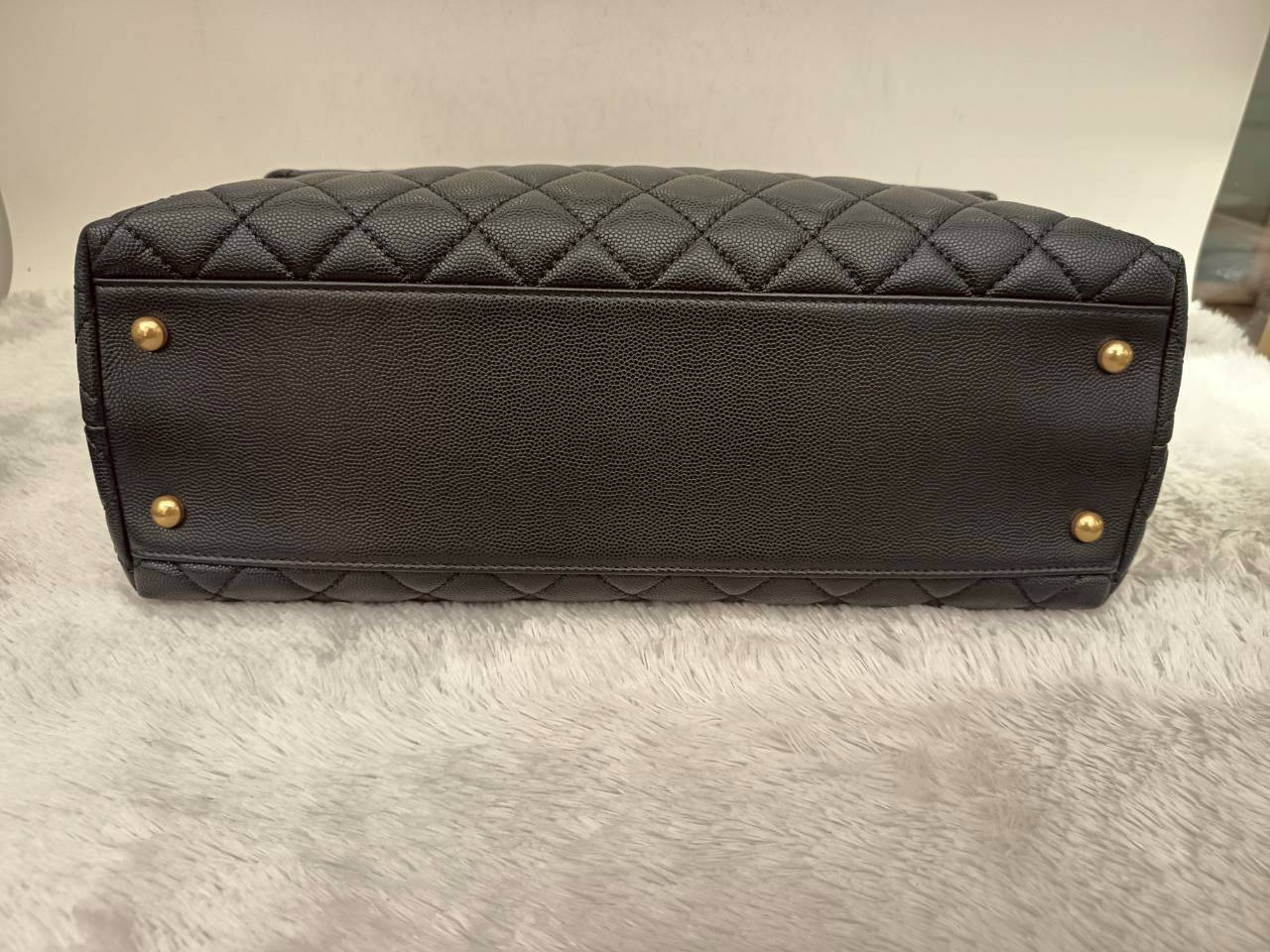 Chanel Coco Handle Large Caviar Black GHW #24
