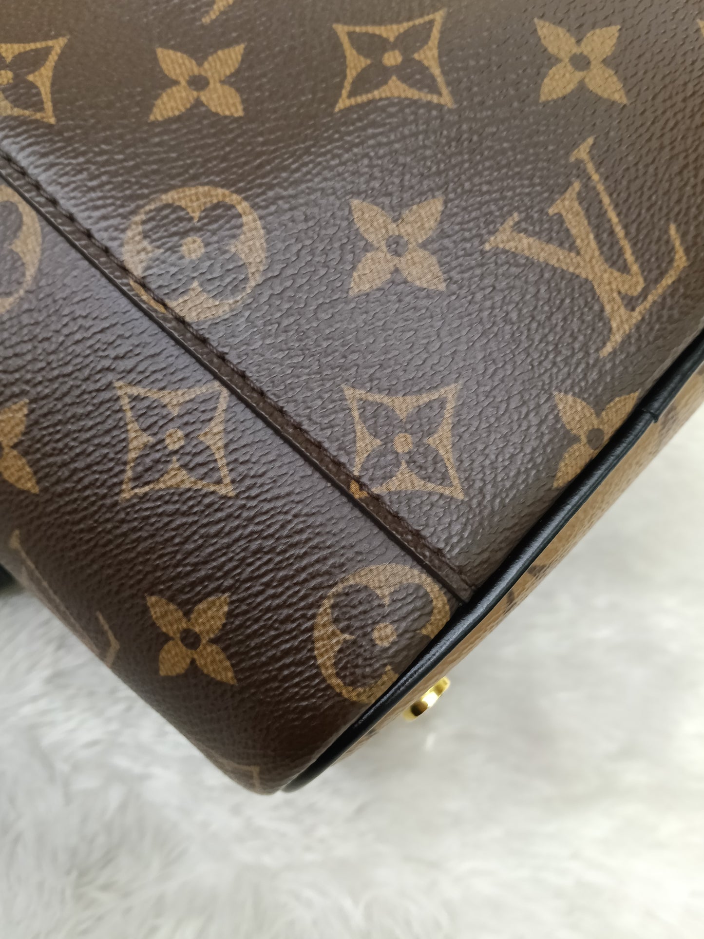 LV Vanity PM Monogram Reverse (CHIP)