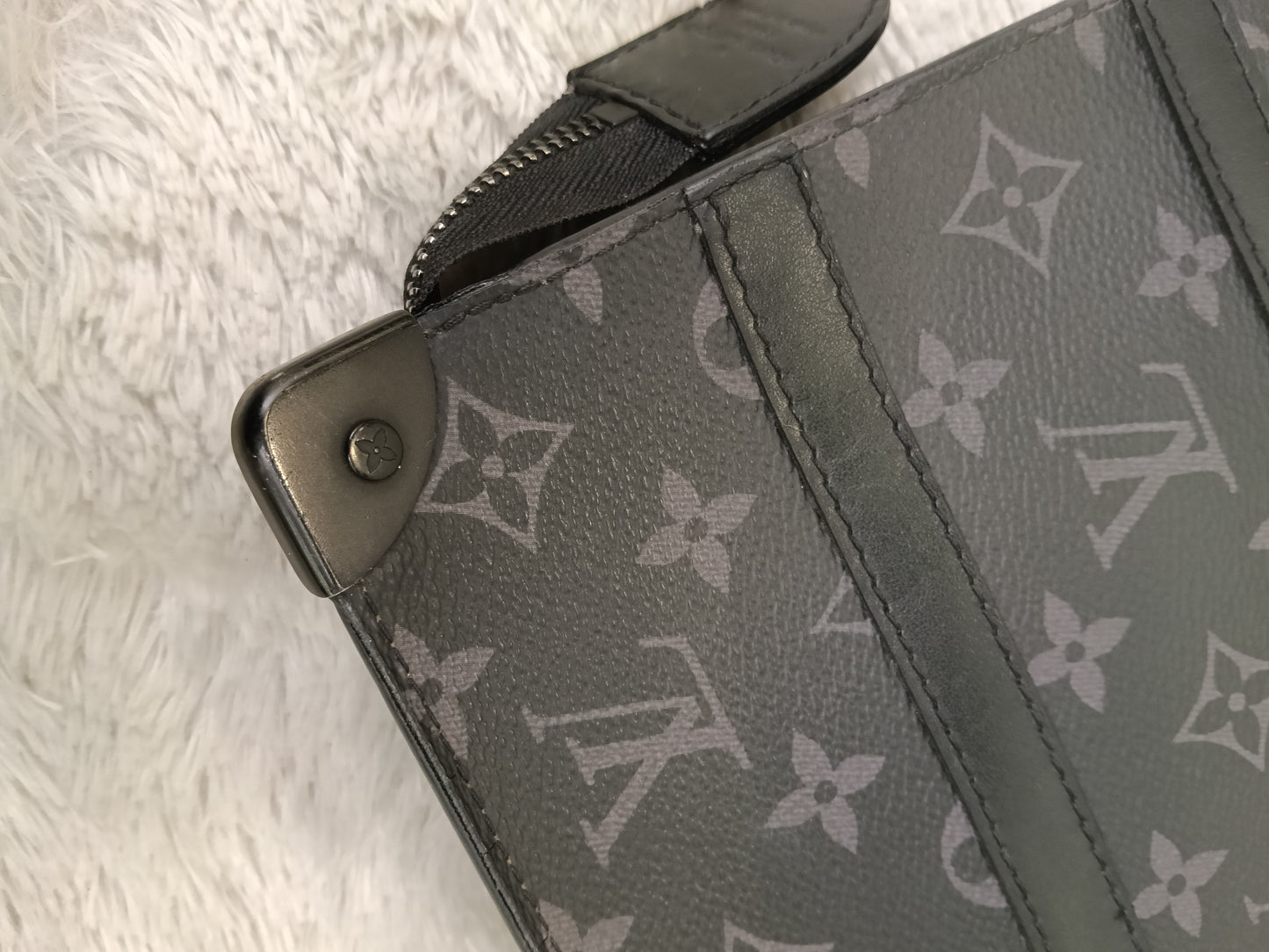 LV Pochette Trunk Monogram Eclipse (CHIP)