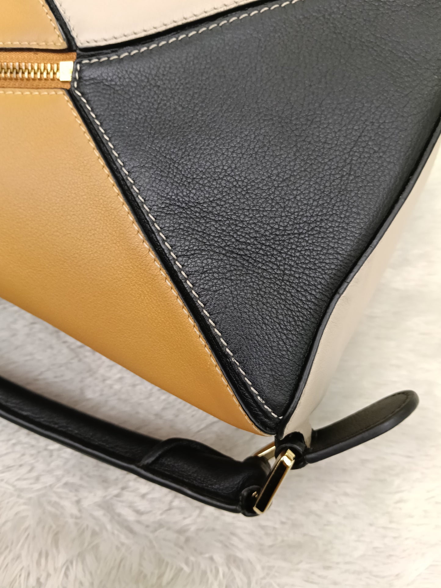 Loewe Puzzle Medium Amber Light Oat Black GHW 2019
