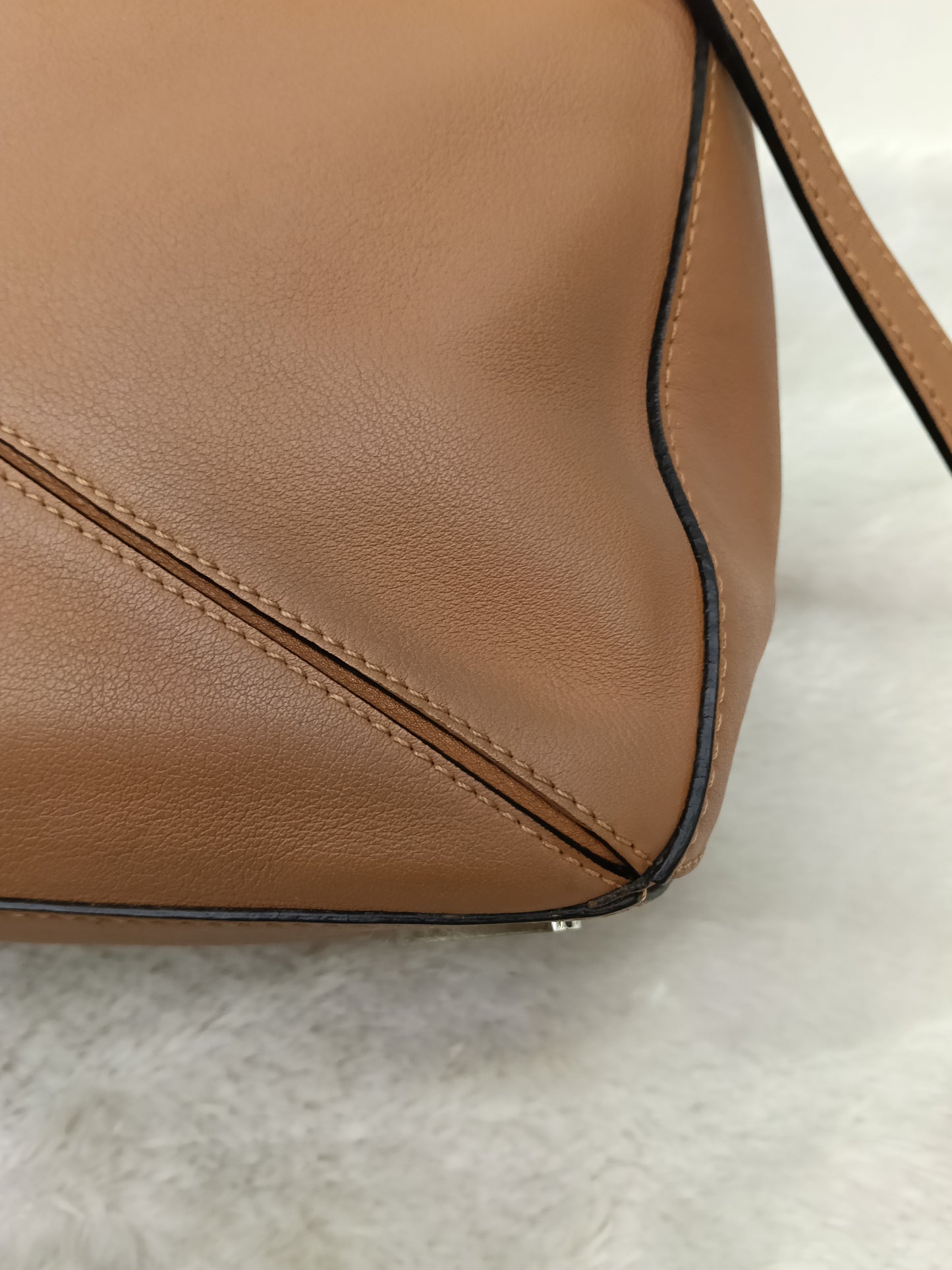 Loewe Puzzle Medium Calfskin Tan SHW 2017