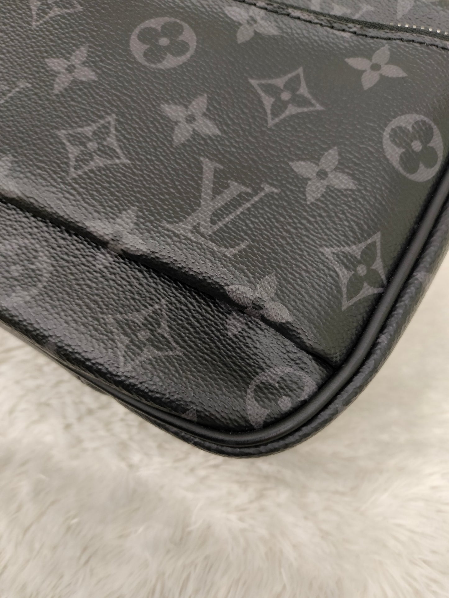 LV Bumbag Explorer Monogram Eclipse 2019