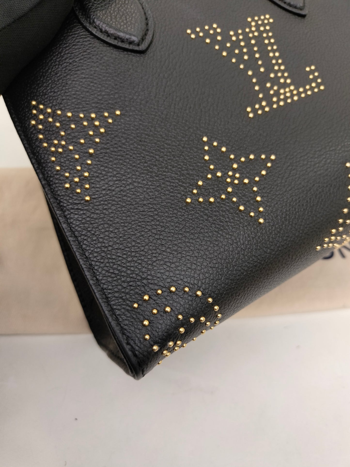*Neverbeen Used* LV OTG PM Monogram Empreinte Studded Noir (CHIP)