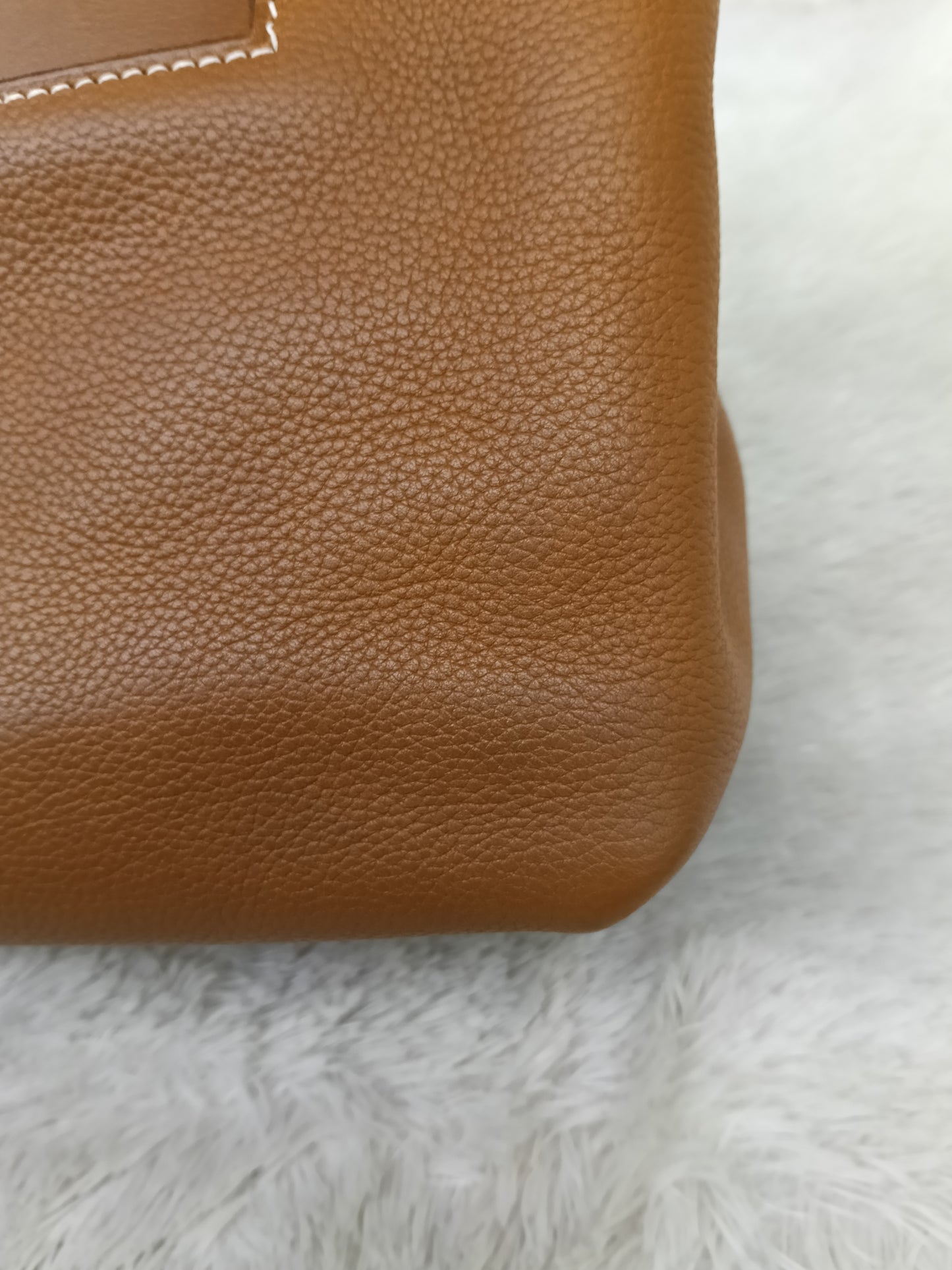 Hermes 2424 29 Fauve Barenia Faubourg GHW #D