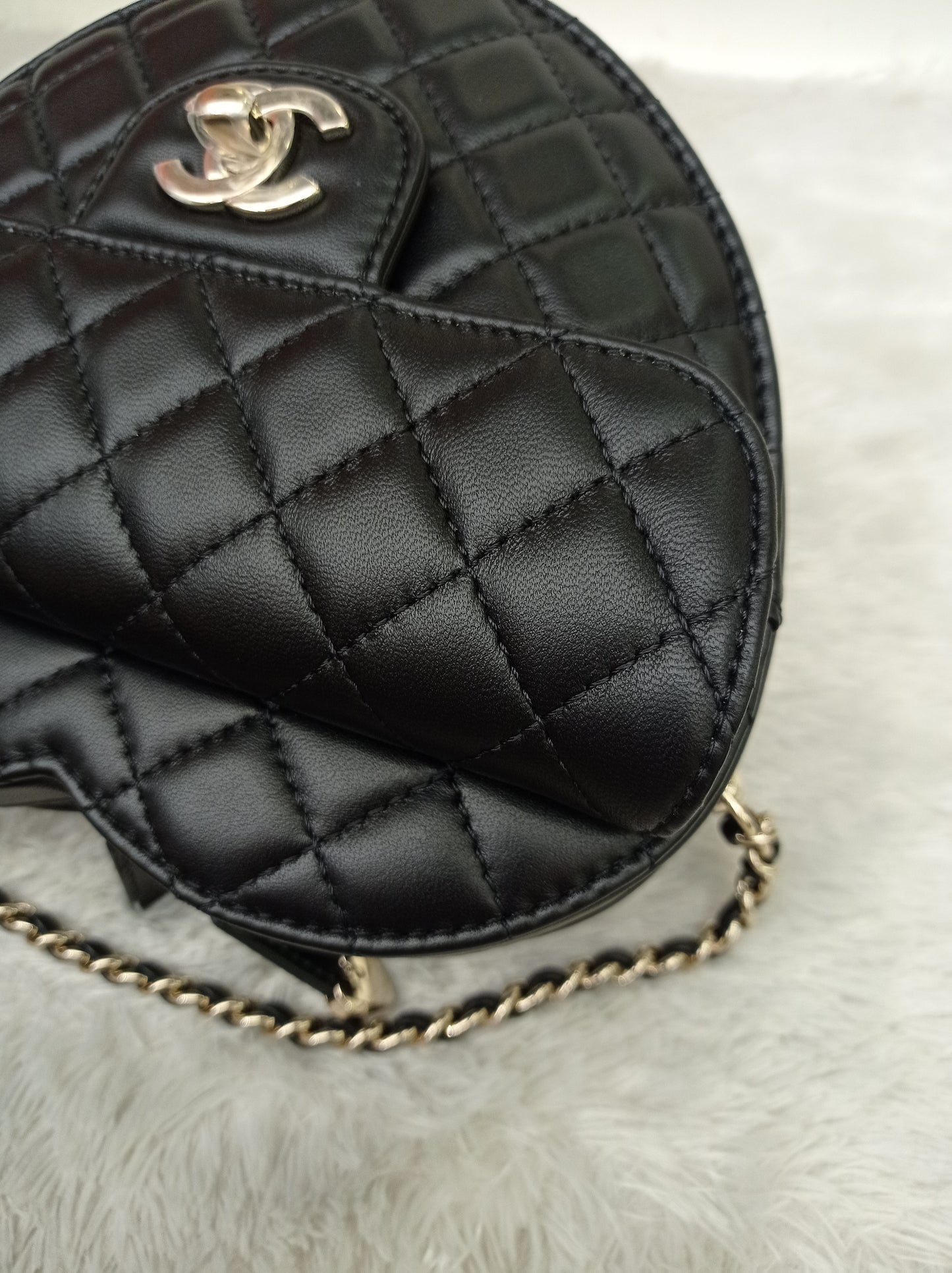 *NEW* Chanel 22S Large Heart Bag Lamb Black LGHW 2025 (CHIP)