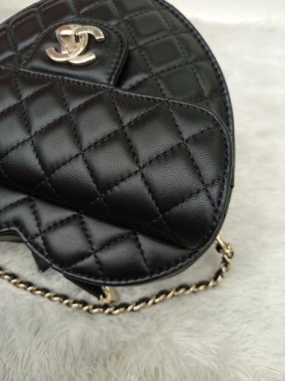 *NEW* Chanel 22S Large Heart Bag Lamb Black LGHW 2025 (CHIP)