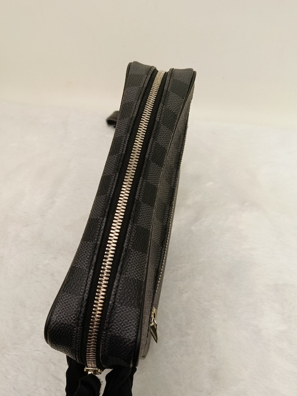 LV Kasai Clutch Graphite 2018