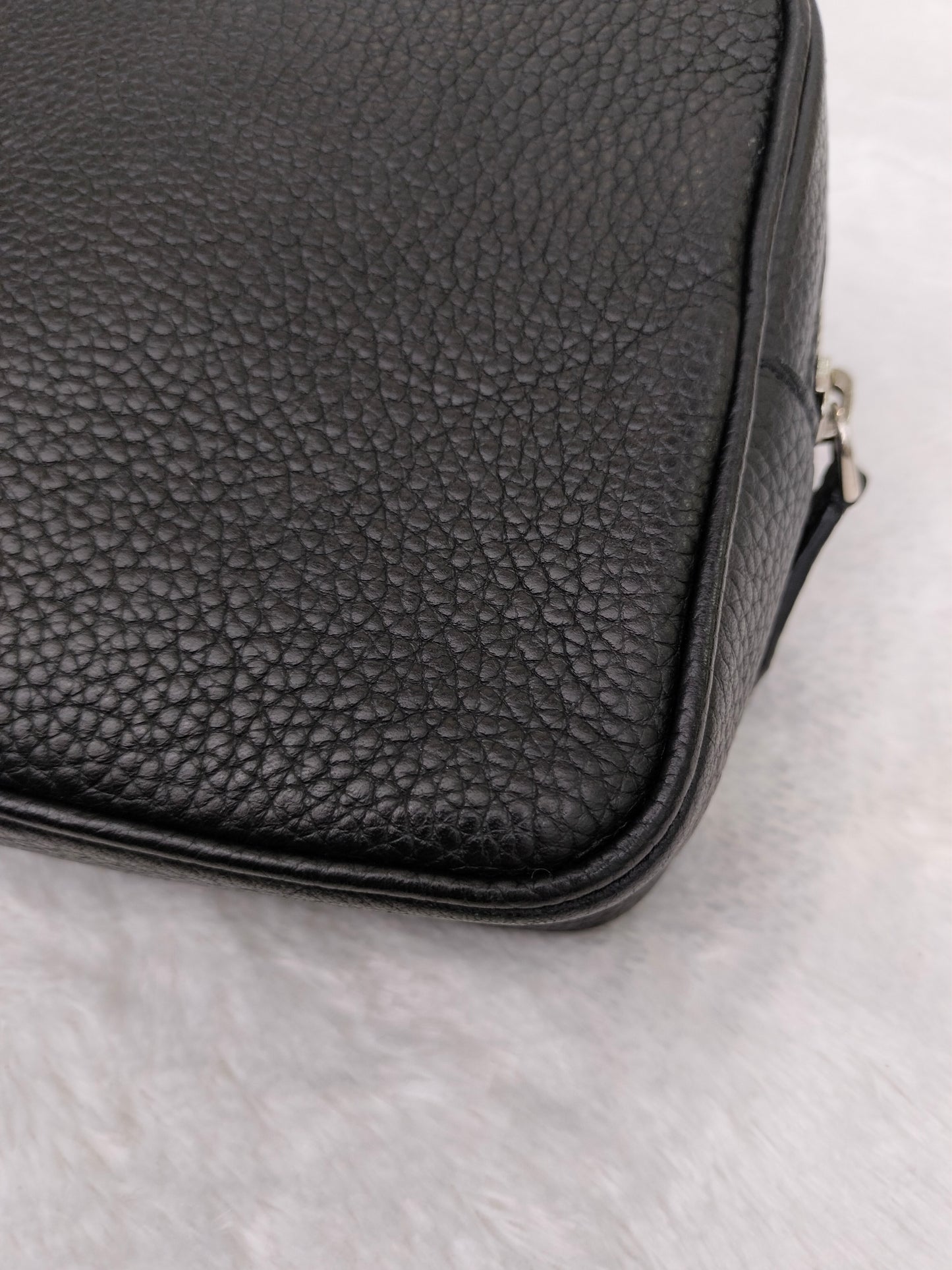 LV Kasai Clutch Grained Black 2019
