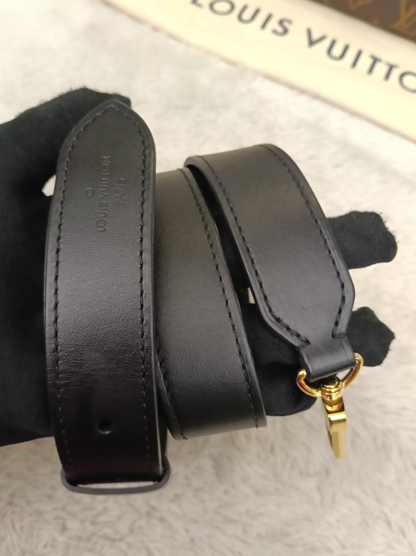 LV Odeon NM PM Monogram Noir (CHIP)