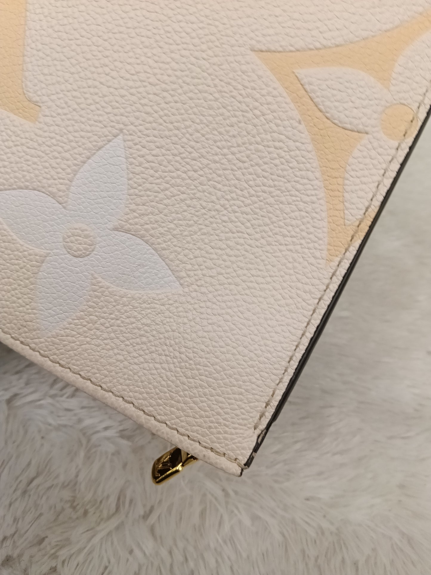 LV Pochette Toiletry 26 Monogram Giant Empreinte Pool Creme (CHIP)
