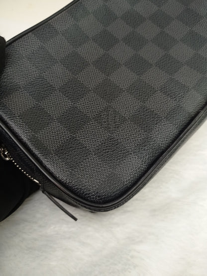 LV Toilet Pouch PM Graphite 2014
