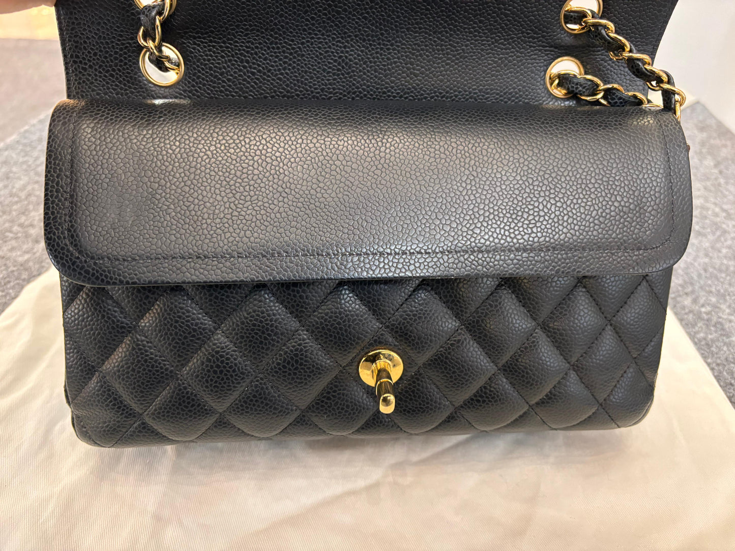 Chanel Medium Caviar Black GHW DF (CHIP)