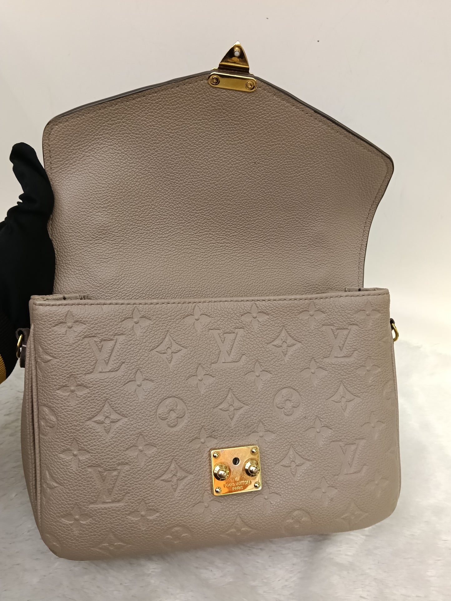 LV Metis Monogram Empreinte Tourterelle (CHIP)