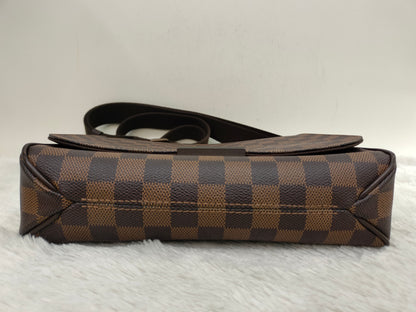LV District PM Damier