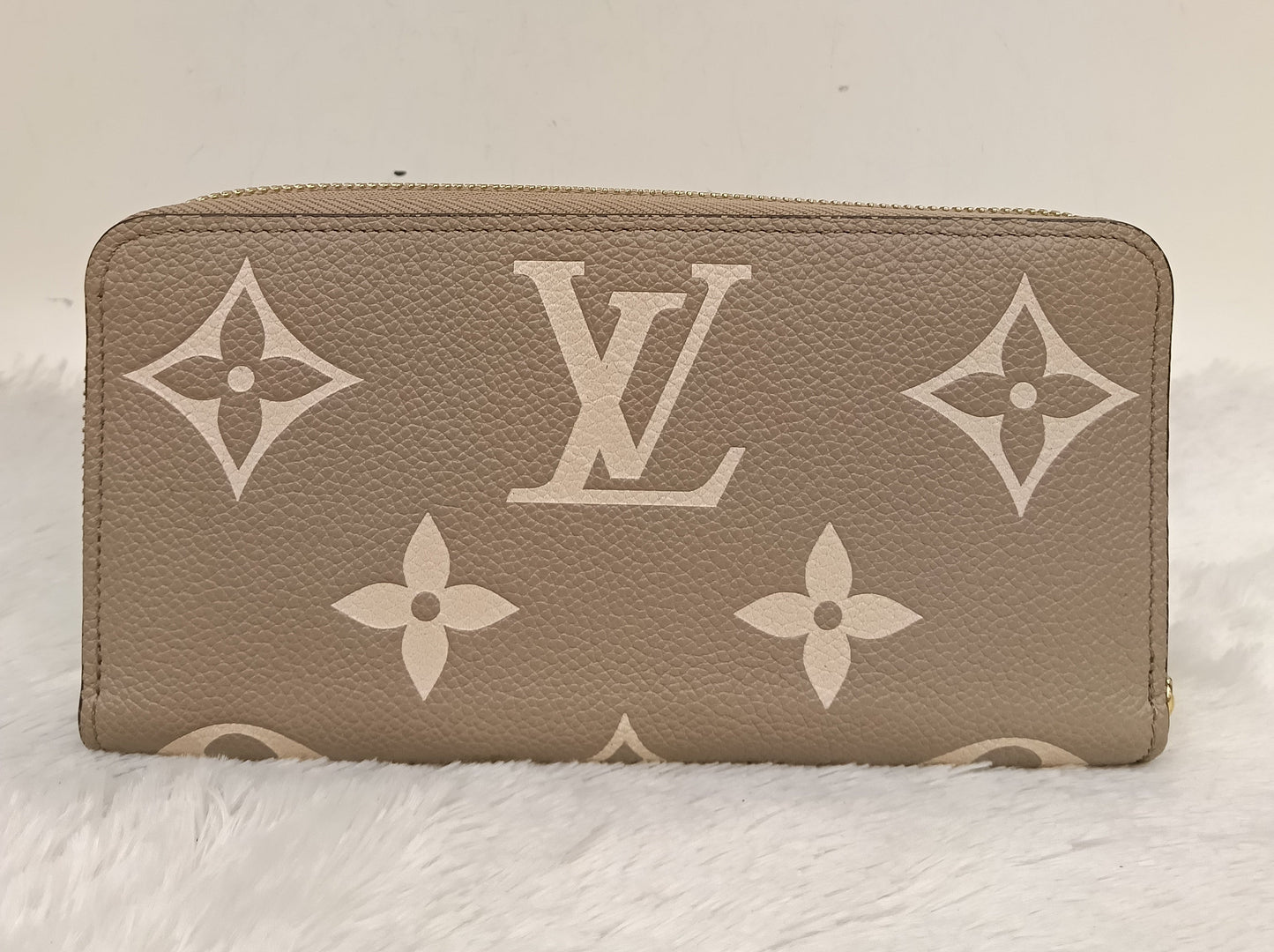 LV Zippy Wallet Monogram Empreinte Tourterelle Creme (CHIP)