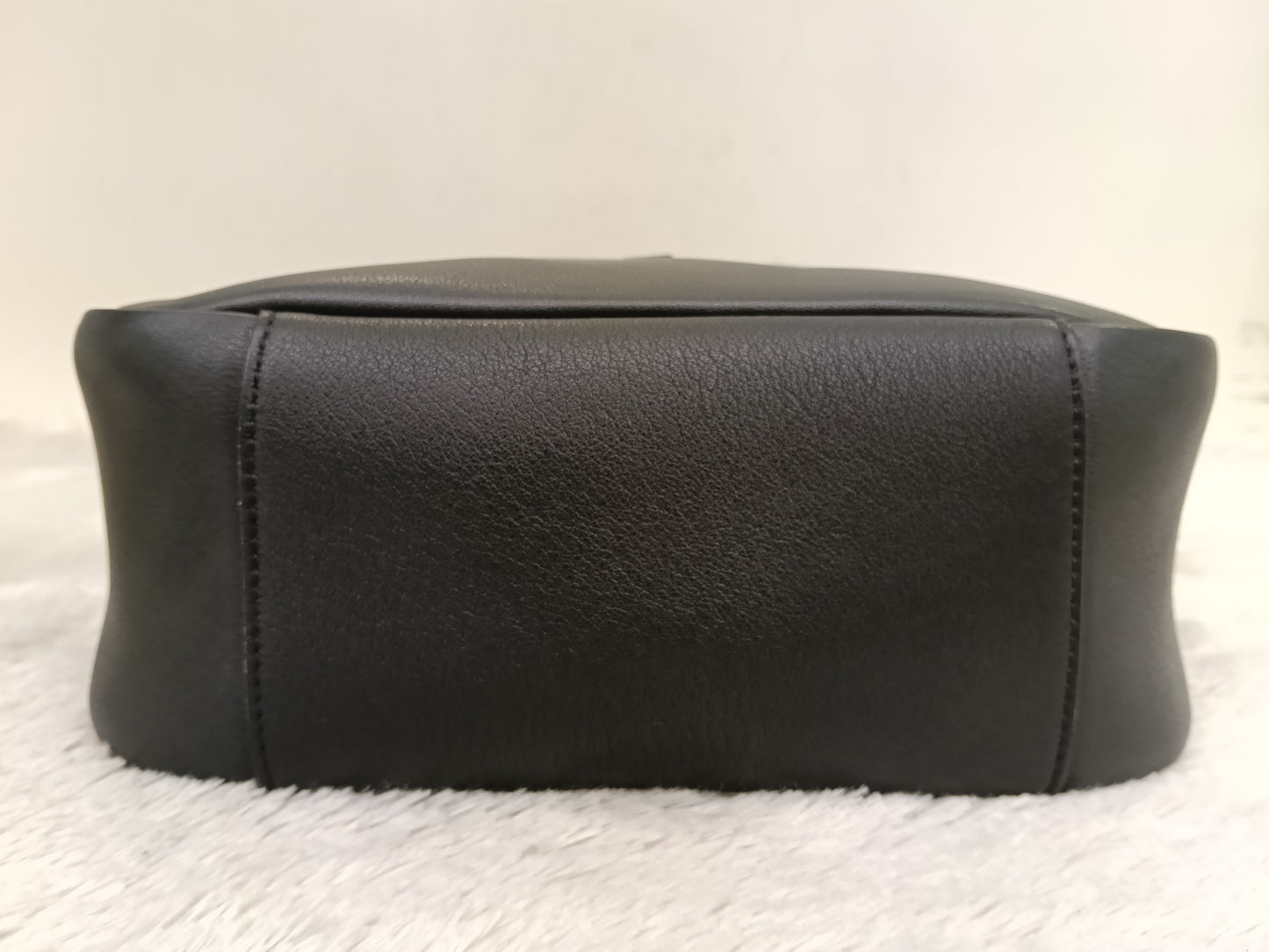 YsL Le 5 A 7 Supple Small Calfskin Black GHW 2026