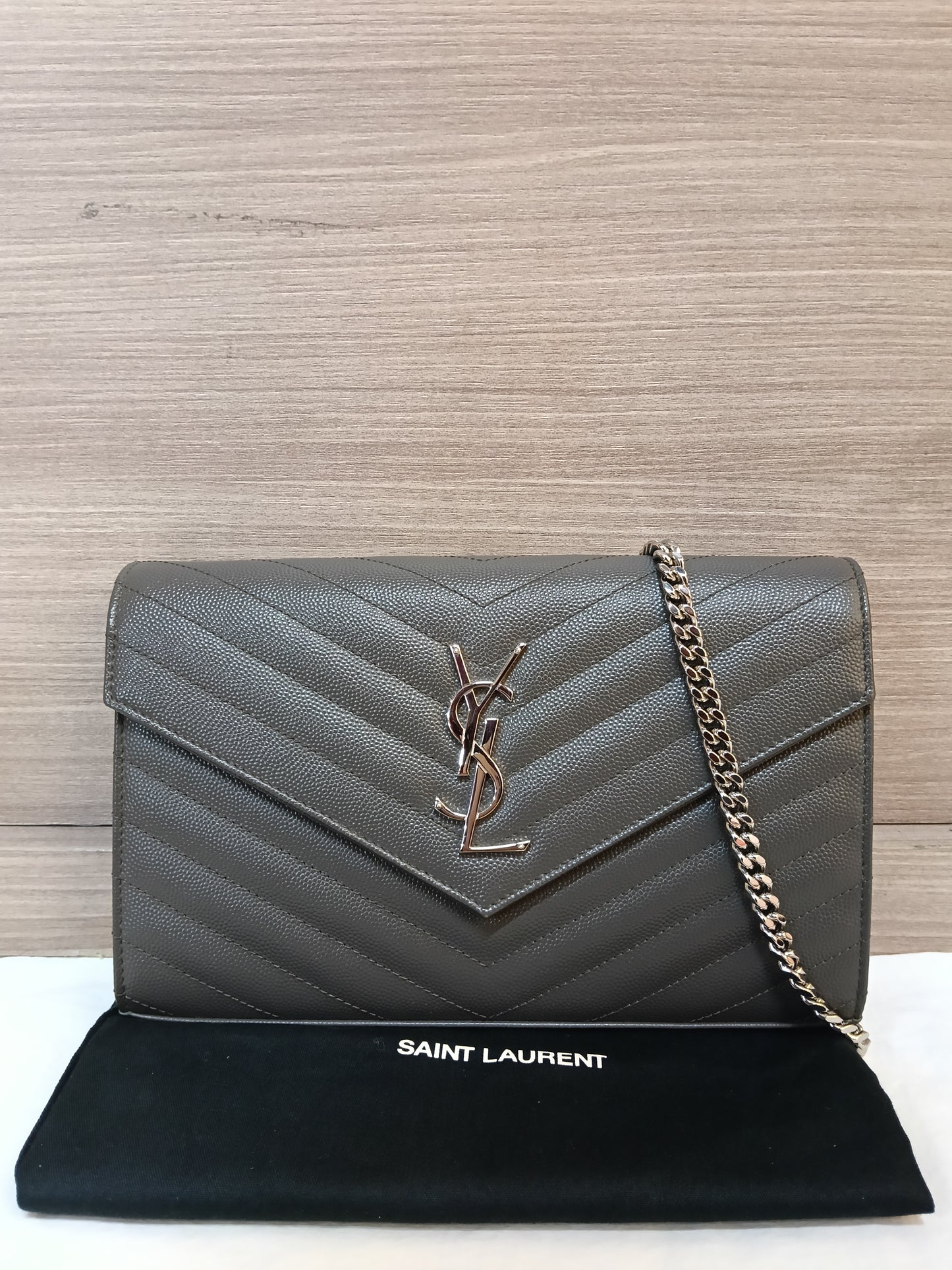 YsL WOC 22 Matelasse Monogramme Grained Grey SHW 2018