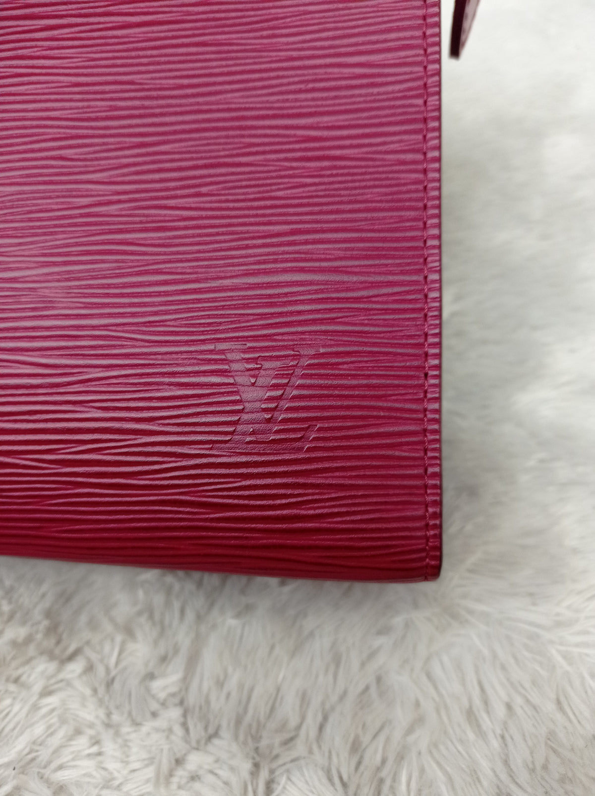 LV Toiletry Pouch 26 Epi Fuchsia 2019