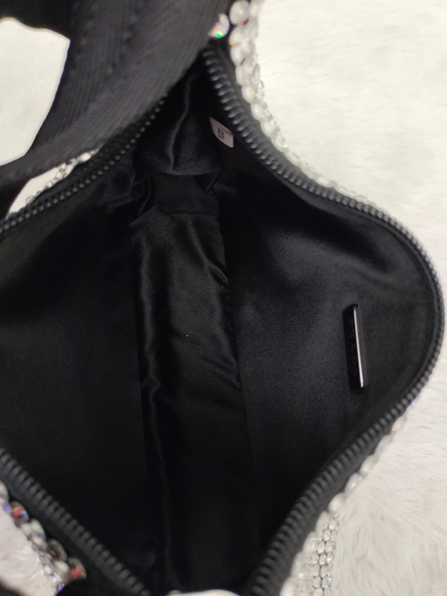 *Neverbeen Used* Prada Re-Edition Crystal Black SHW 2022