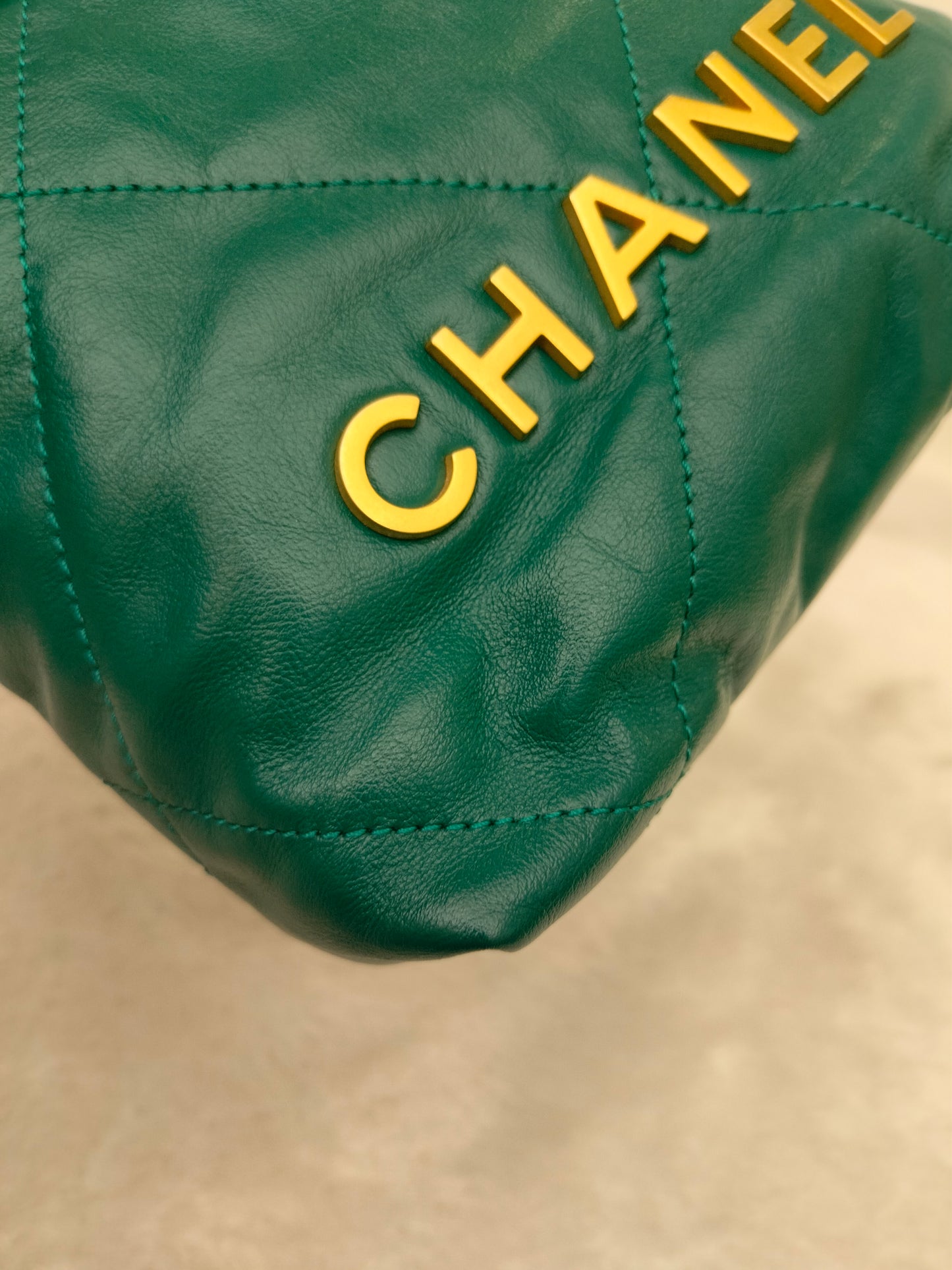 *Neverbeen Used* Chanel C22 Mini Calfskin Green GHW (CHIP)