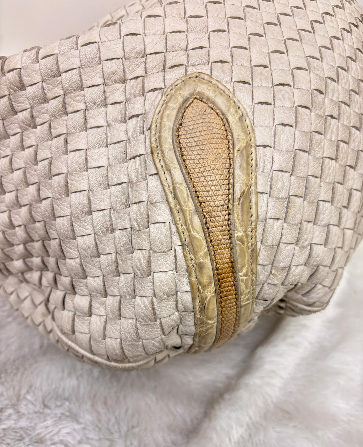 Bottega Veneta Oversized Hobo Lizard and Crocodile Trim Blanco RGHW 2008