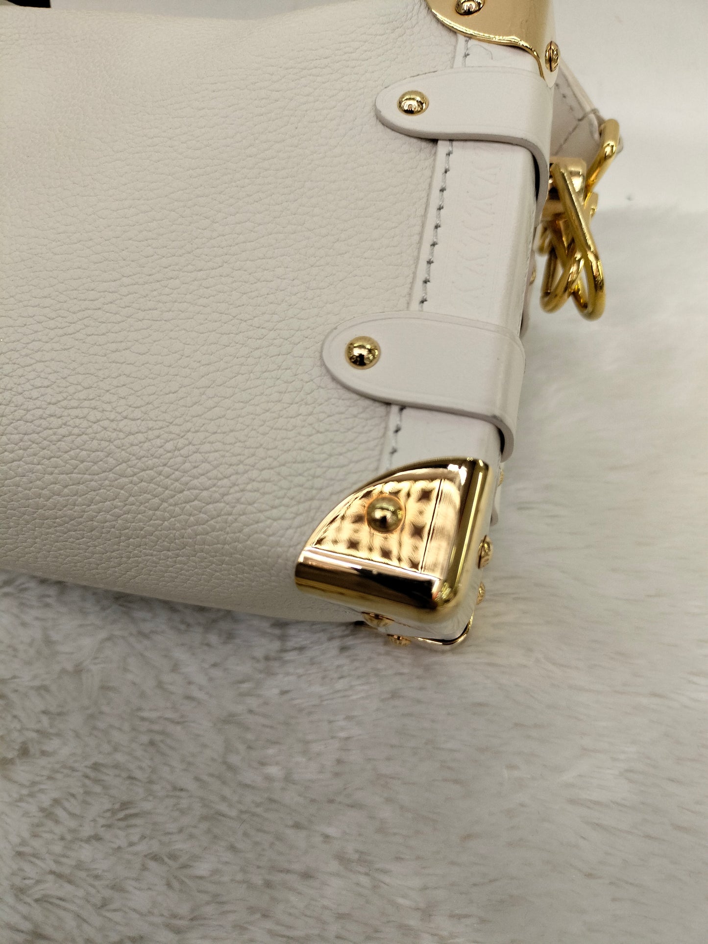 LV Side Trunk PM Grained Calfskin Chalk (CHIP)