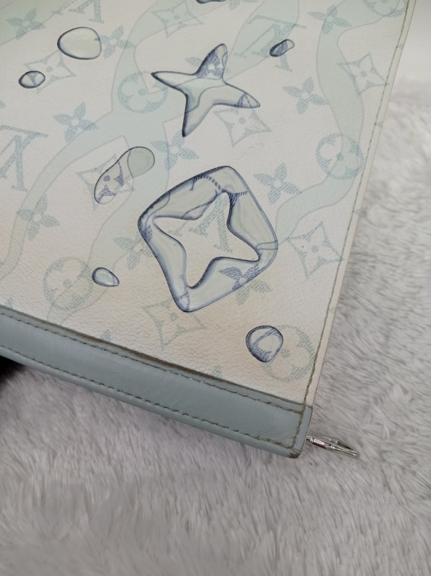 LV Pochette Voyage MM Crystal Blue (CHIP)