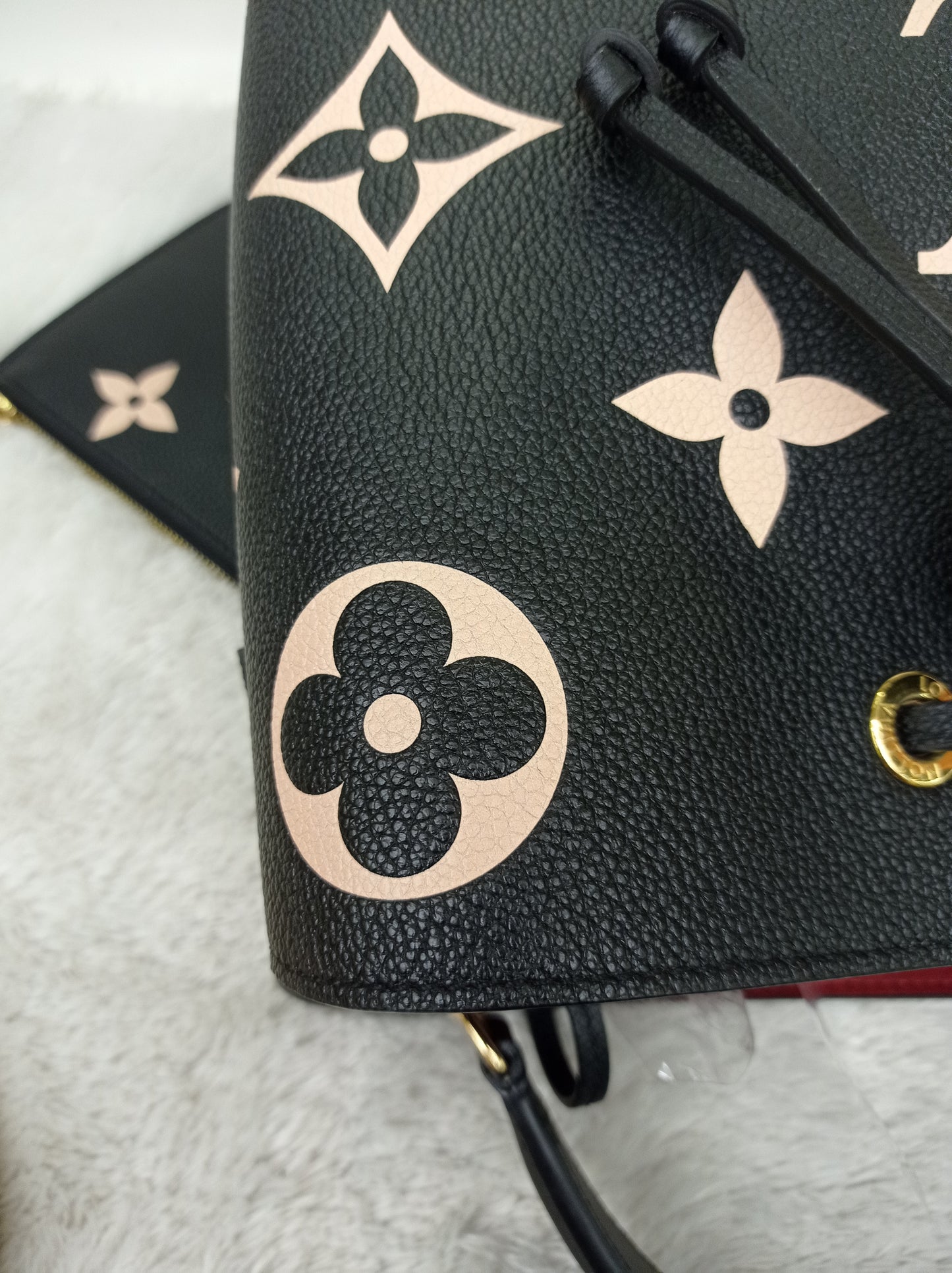 LV Neo Noe MM Monogram Empreinte Noir Creme (CHIP)