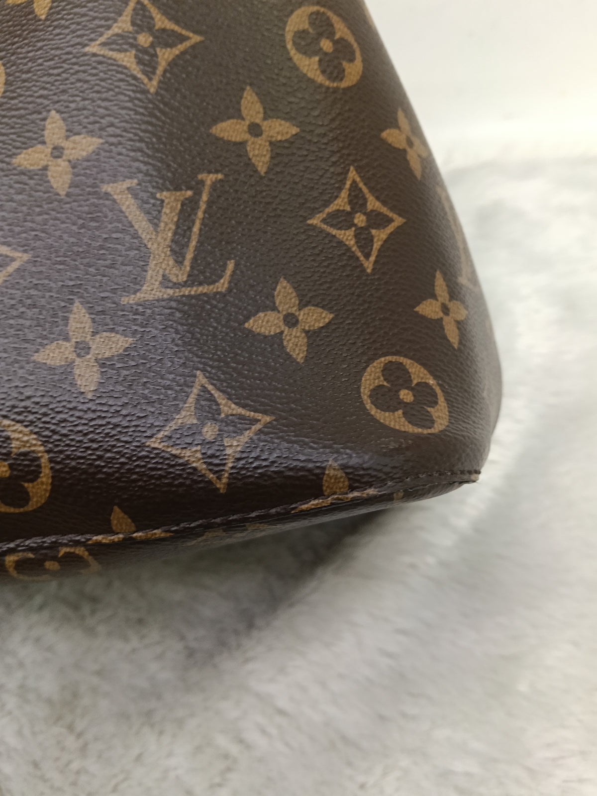 LV Neo Noe MM Monogram Noir 2020