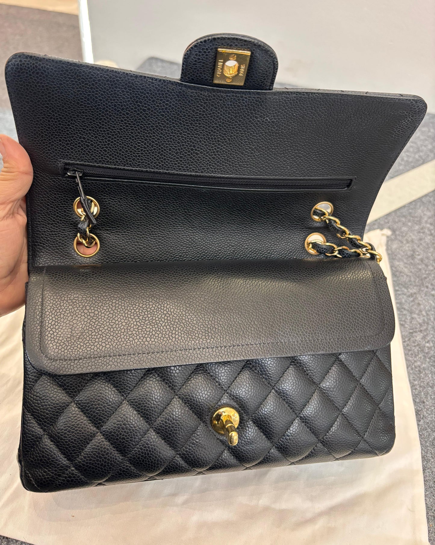 Chanel Medium Caviar Black GHW DF (CHIP)