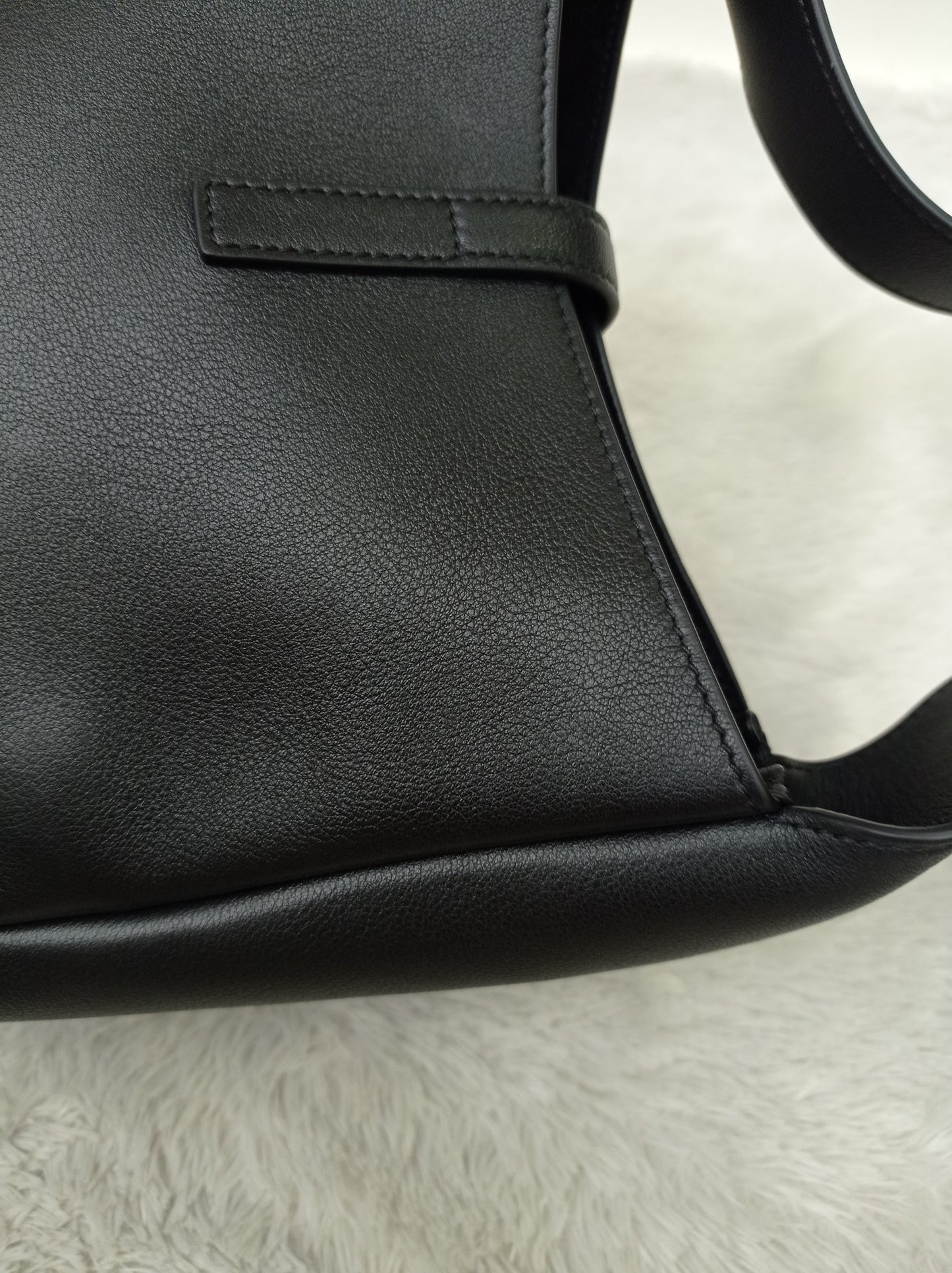 YsL Le 5 A 7 Supple Small Calfskin Black GHW 2024