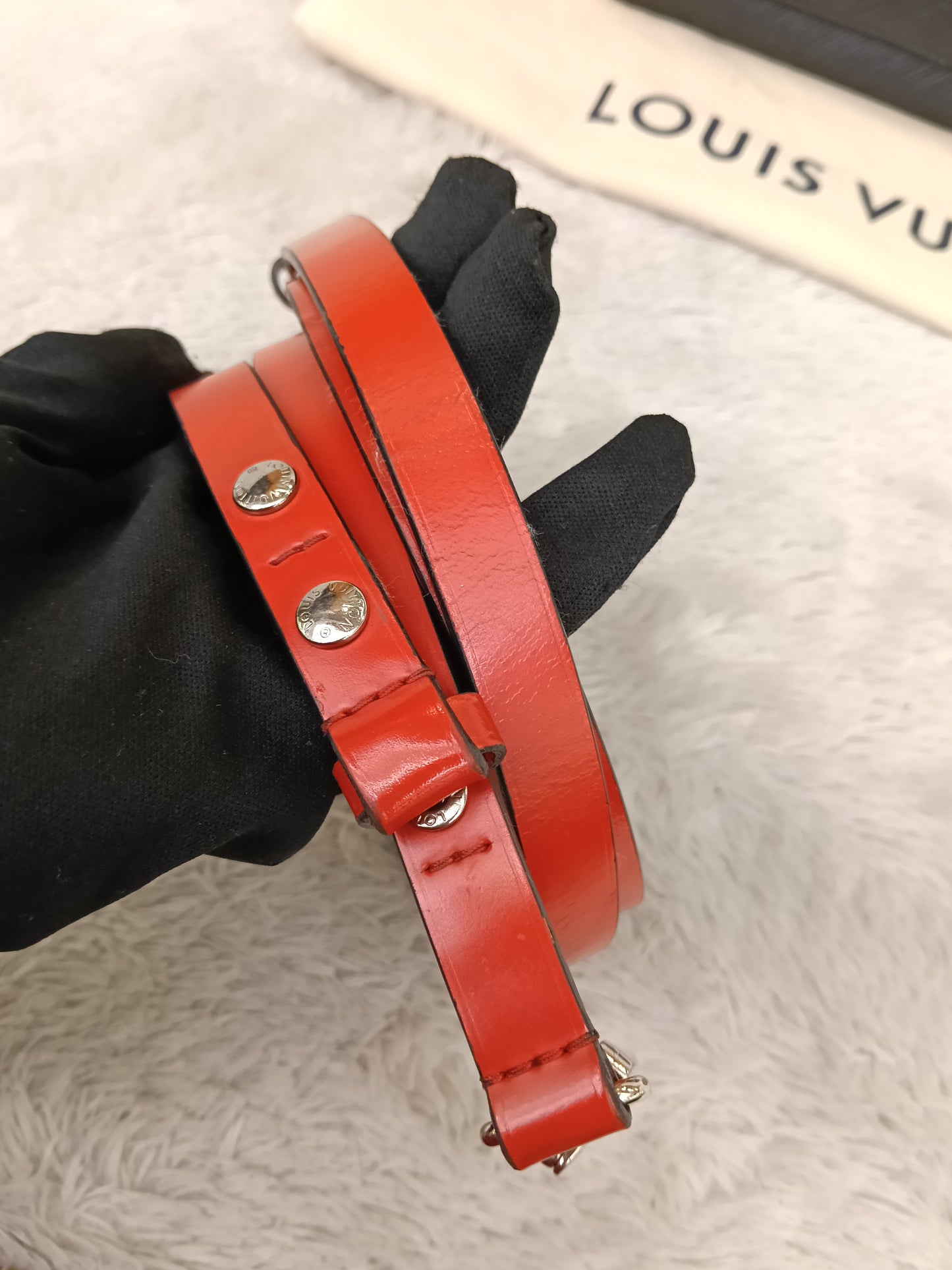 LV Twist MM Epi Love Lock Charms Black White Red 2018