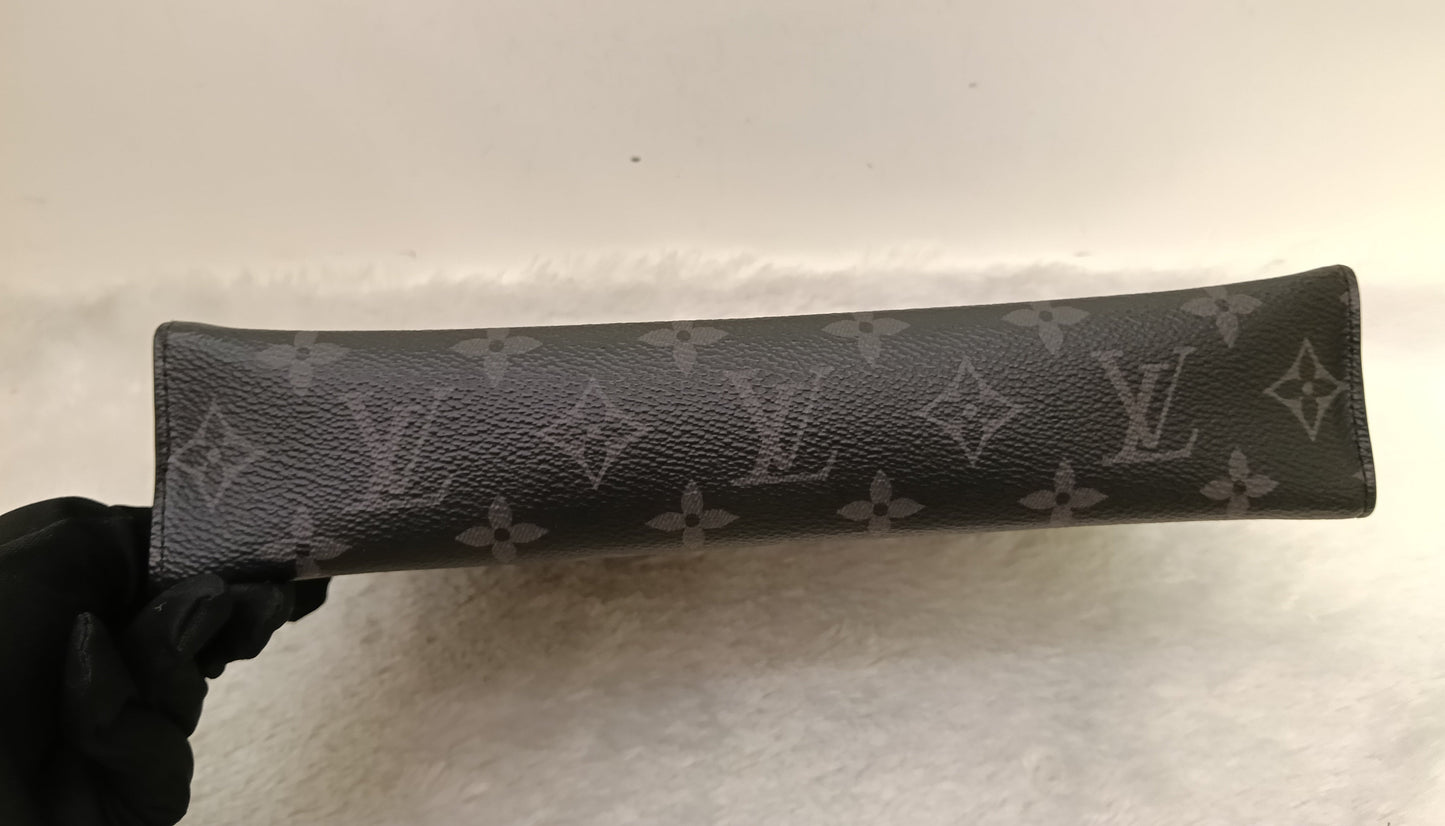 LV Pochette Voyage Monogram Eclipse 2019