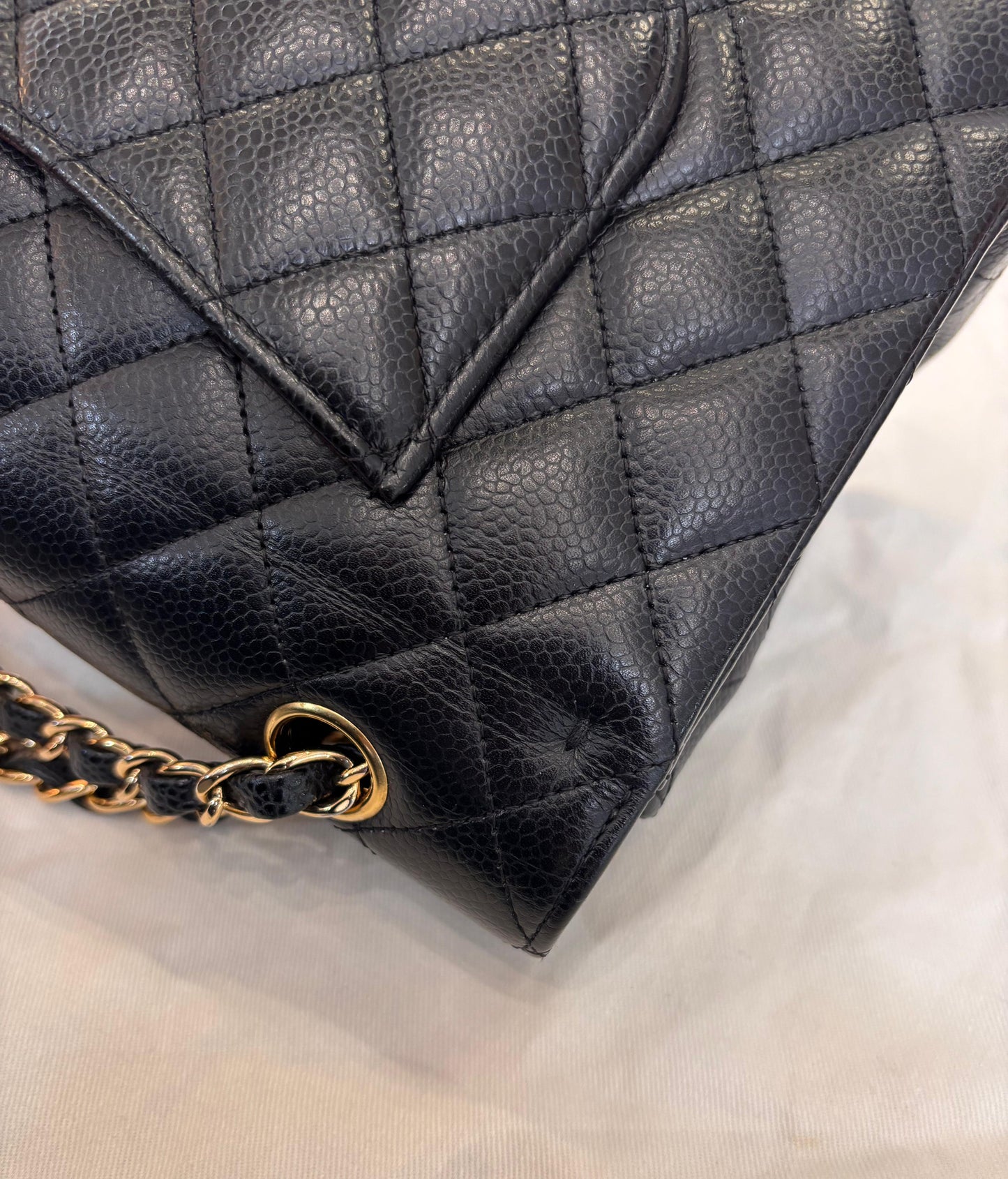 Chanel Medium Caviar Black GHW DF (CHIP)