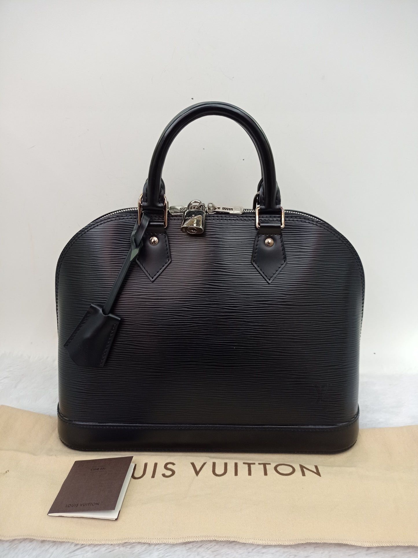 LV Alma PM Epi Black