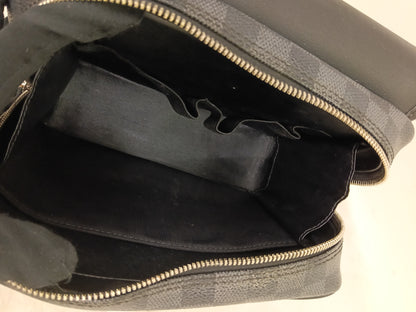 LV Hanging Toiletry Kit Graphite 2013