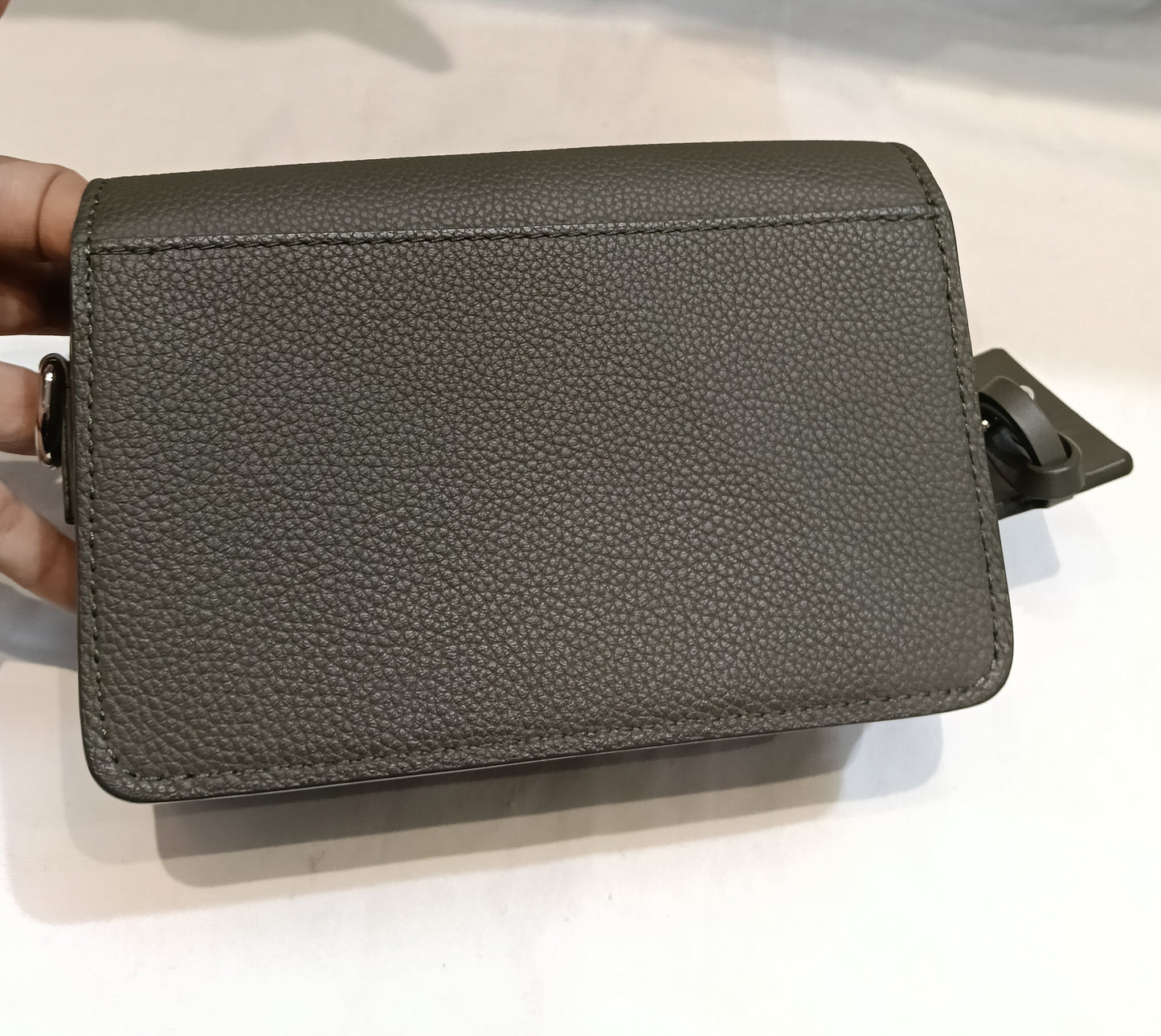 LV Fastline Wearable Wallet Aerogram Khaki (CHIP)